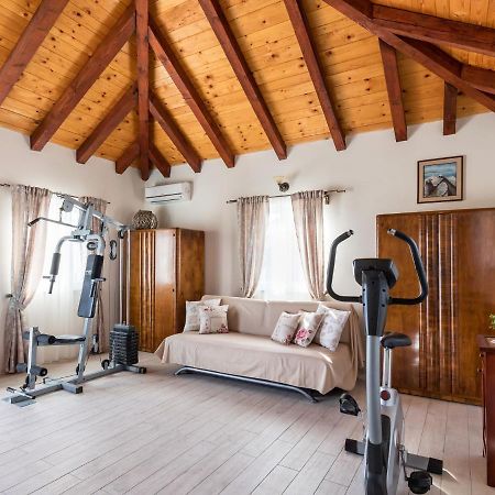 Luxurious Villa In Selca With Pool Exteriér fotografie