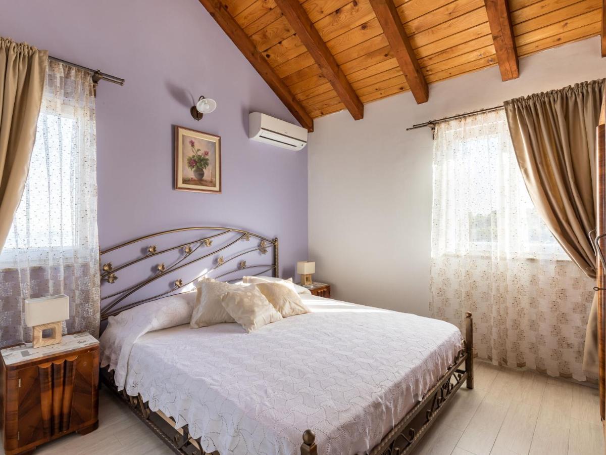 Luxurious Villa In Selca With Pool Exteriér fotografie