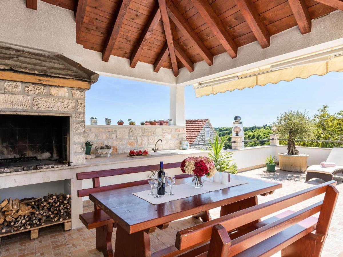 Luxurious Villa In Selca With Pool Exteriér fotografie